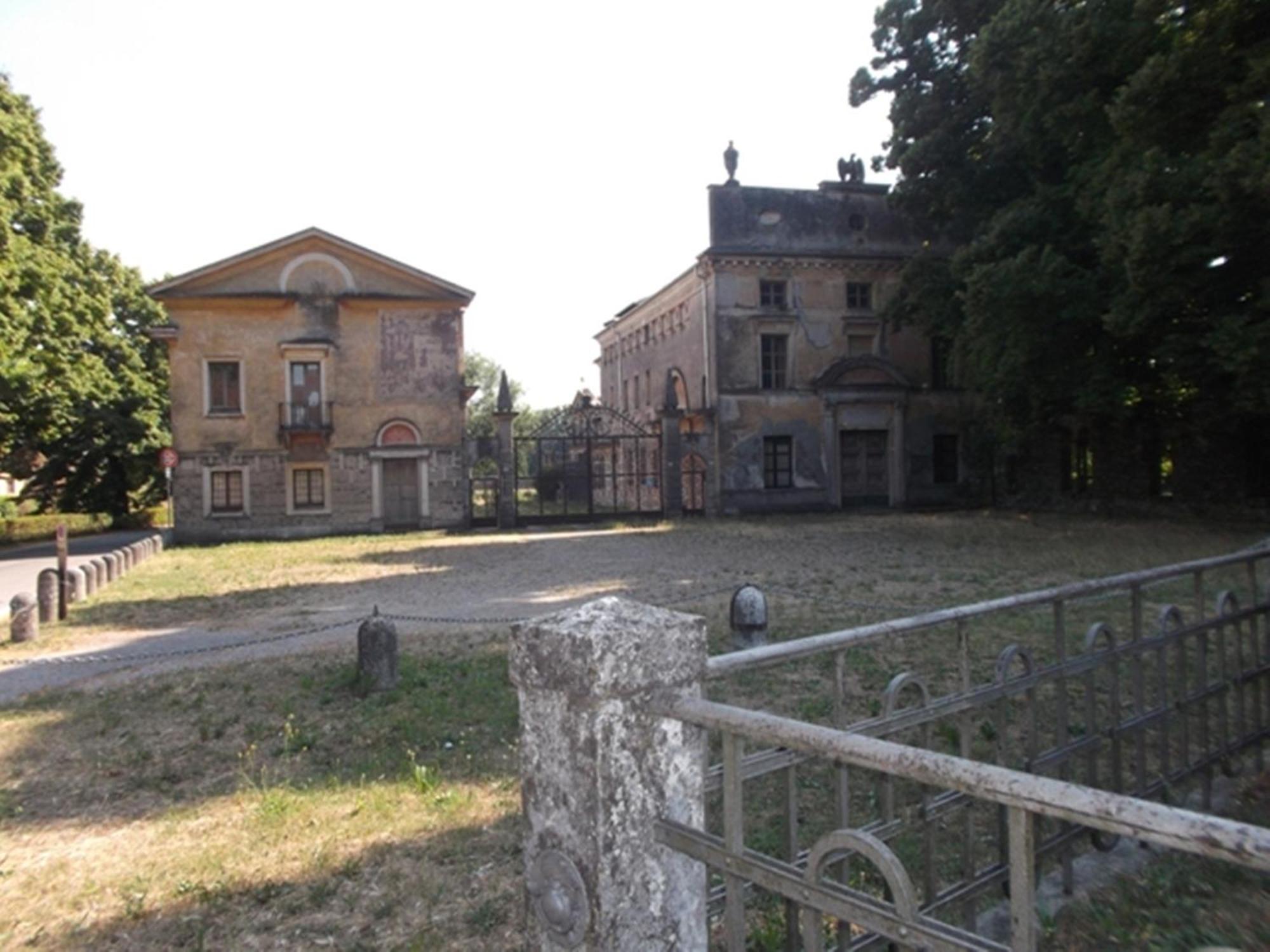 Отель La Casa Di Edo Goito  Экстерьер фото